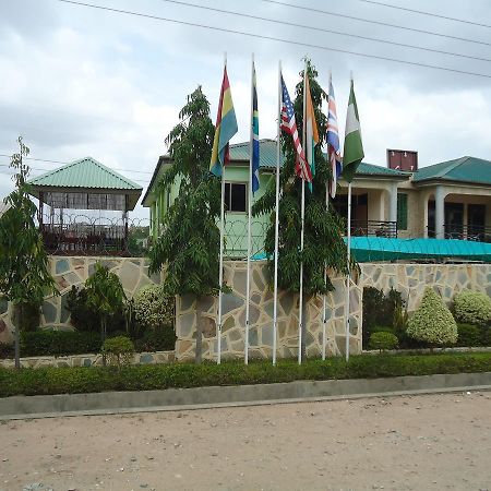 Dokua Royal Hotel Kwabenya 외부 사진