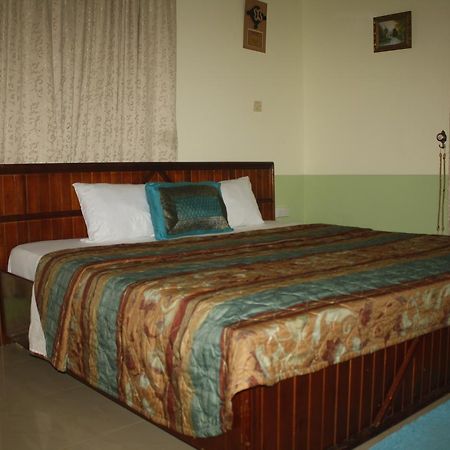 Dokua Royal Hotel Kwabenya 외부 사진