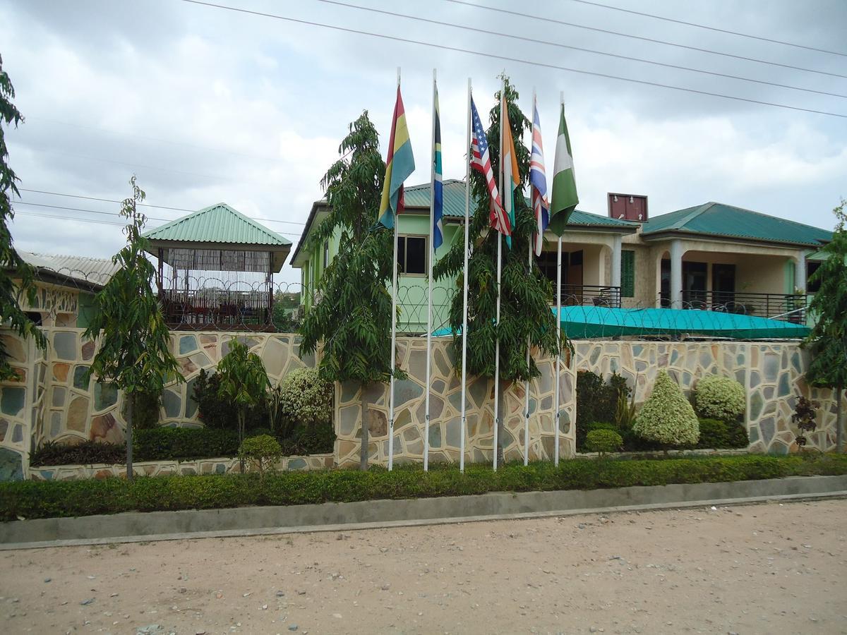 Dokua Royal Hotel Kwabenya 외부 사진