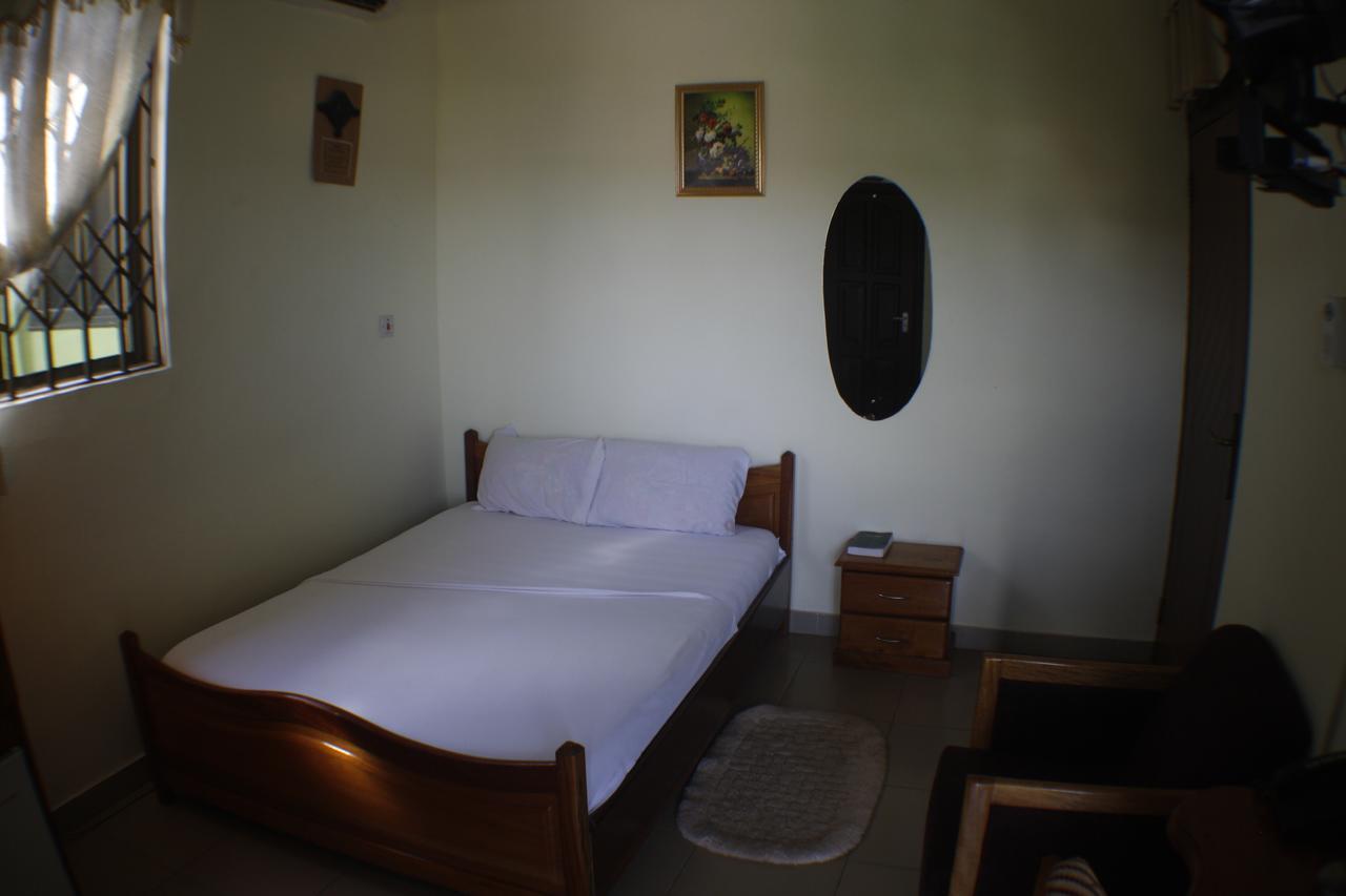 Dokua Royal Hotel Kwabenya 외부 사진