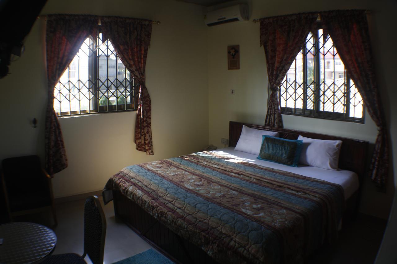 Dokua Royal Hotel Kwabenya 외부 사진