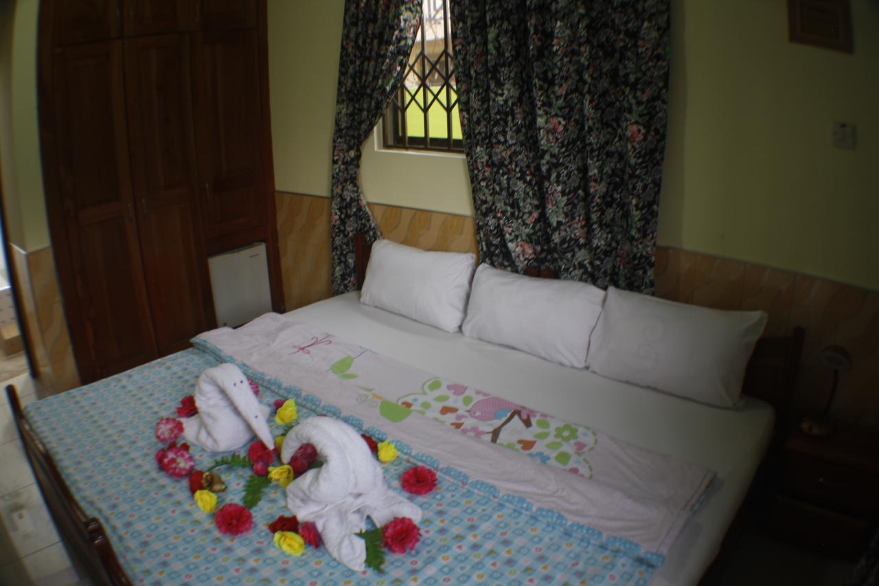 Dokua Royal Hotel Kwabenya 외부 사진