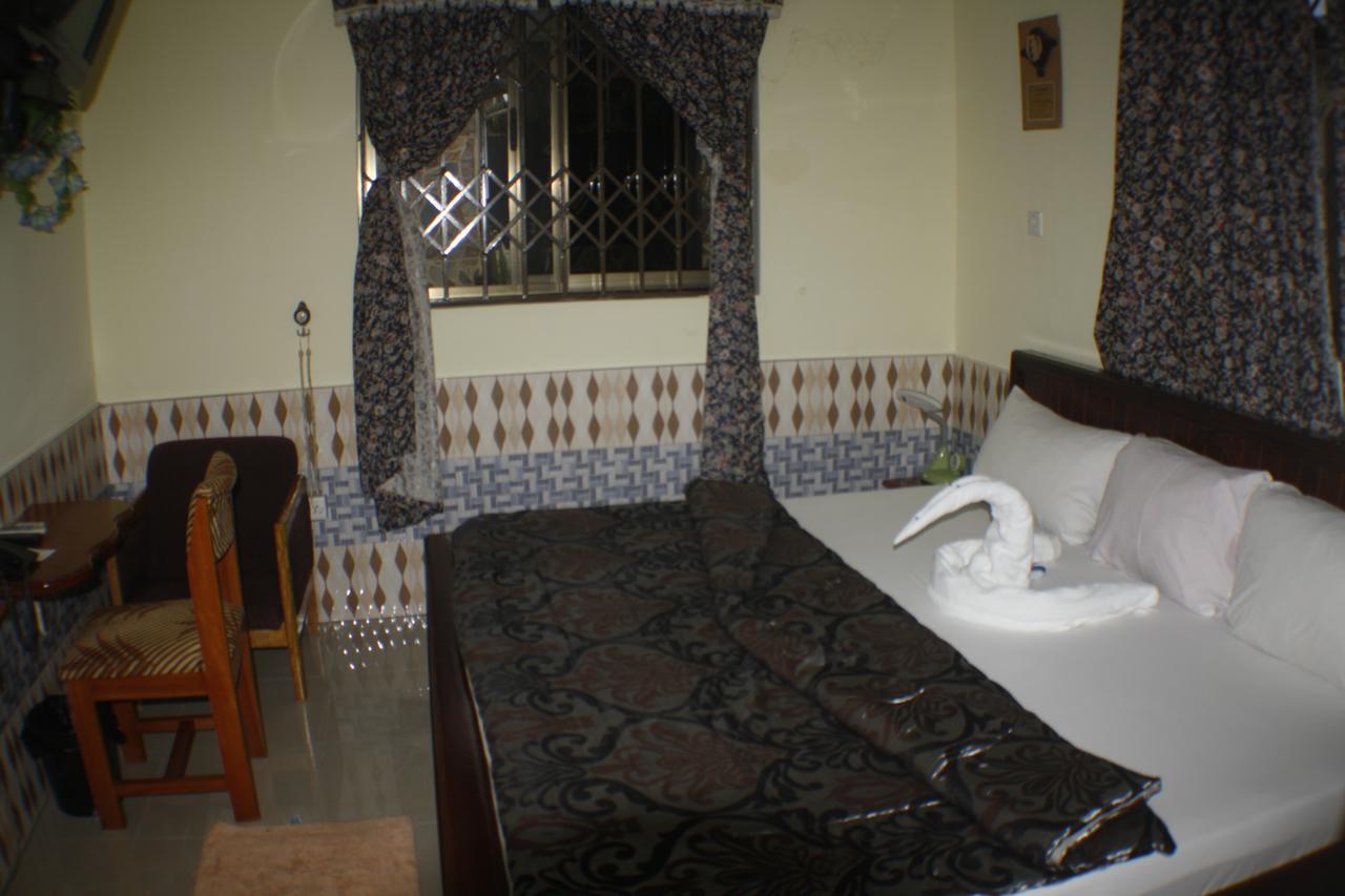 Dokua Royal Hotel Kwabenya 외부 사진