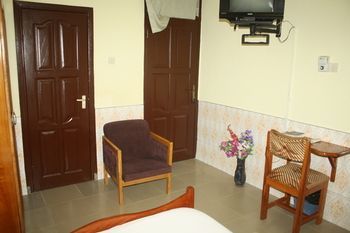 Dokua Royal Hotel Kwabenya 외부 사진