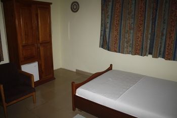 Dokua Royal Hotel Kwabenya 외부 사진